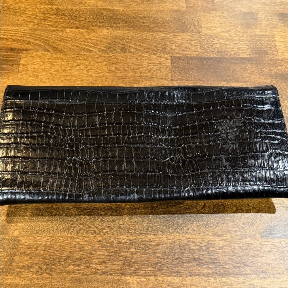 Vintage Etienne Aigner Black Leather Croc Embossed Clutch with Gold Clasp - Picture 6 of 9